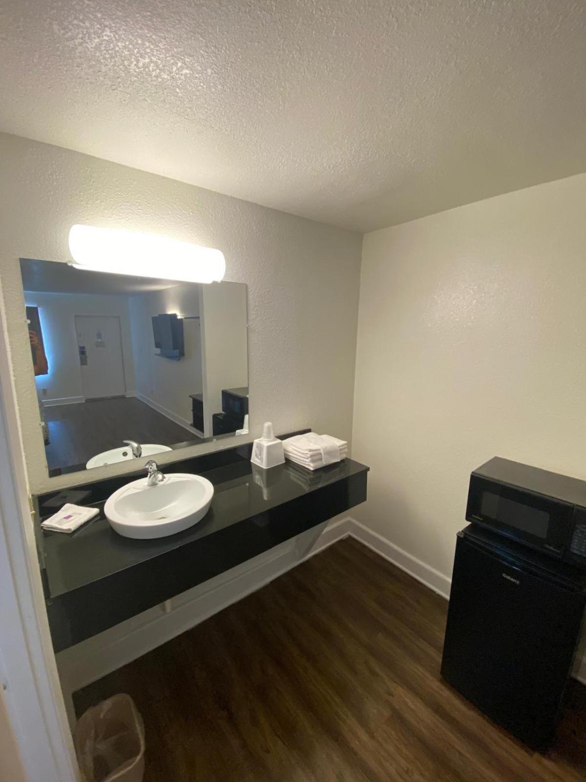 Motel 6 Manchester Tn Eksteriør bilde