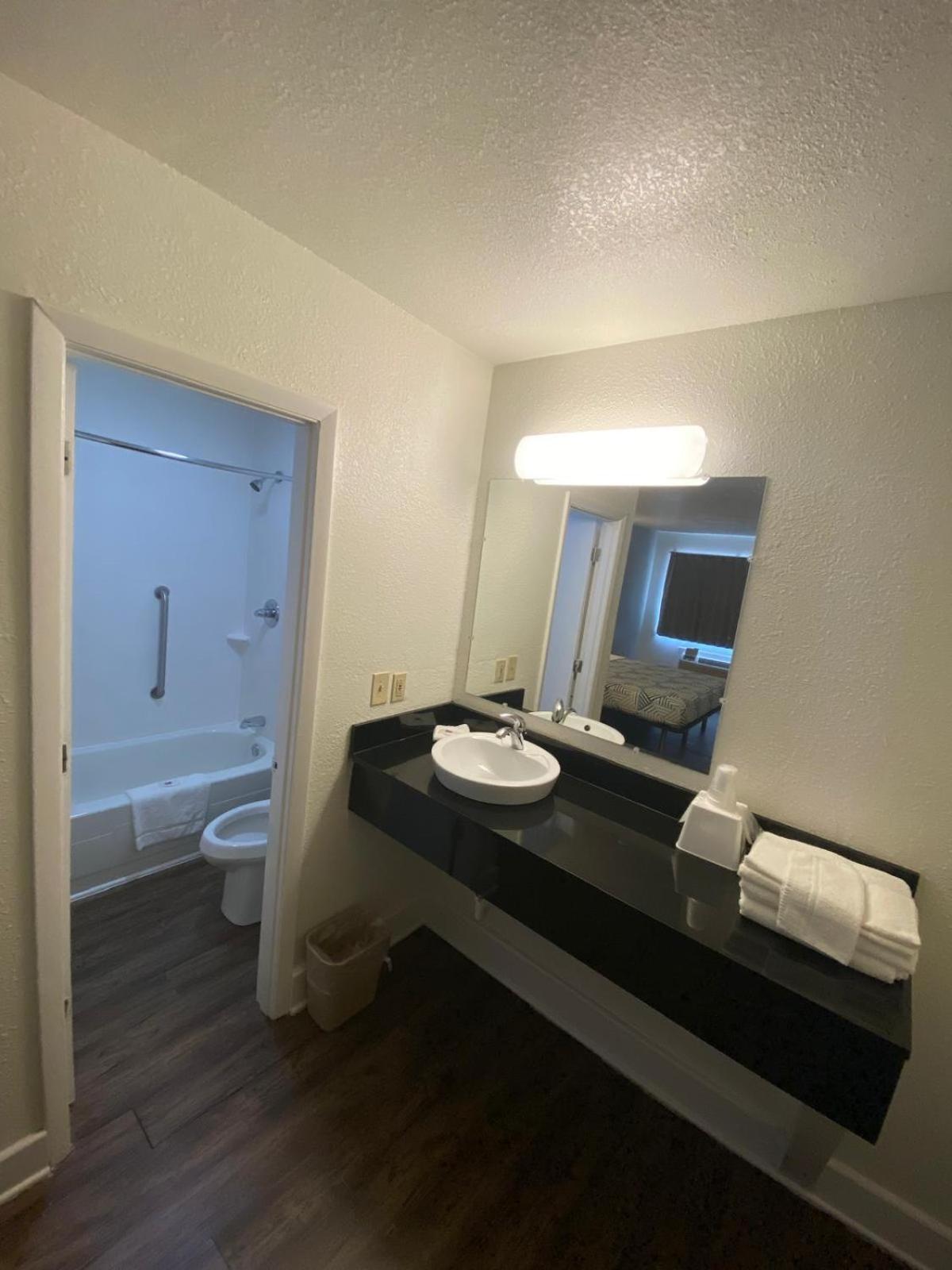 Motel 6 Manchester Tn Eksteriør bilde