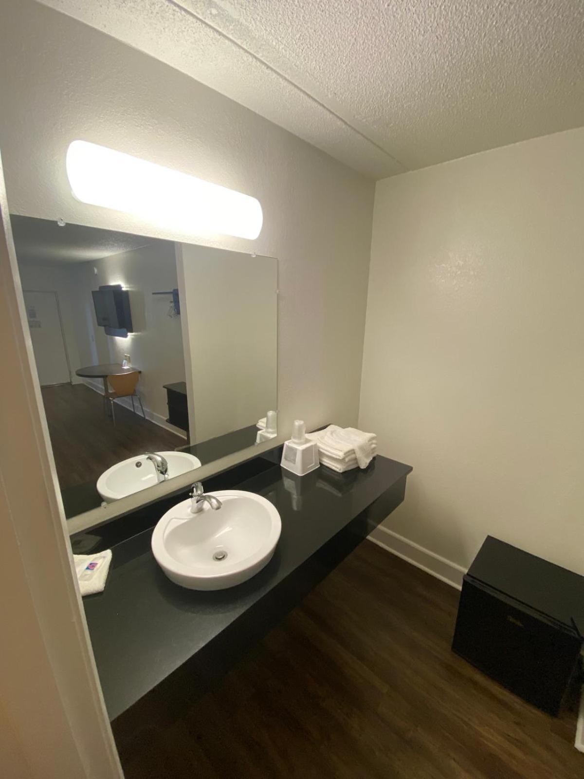 Motel 6 Manchester Tn Eksteriør bilde